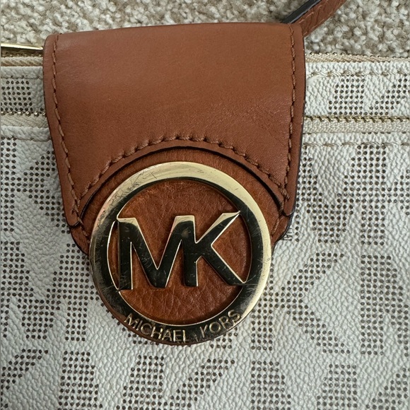 Michael Kors Fulton Crossbody - Picture 3 of 3